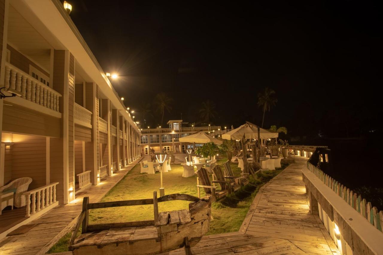 State Beach Resort And Spa Каннур Екстер'єр фото